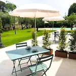 Strapalu' Bed and Breakfast 3*