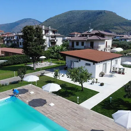 Bed & Breakfast Strapalu' 3*