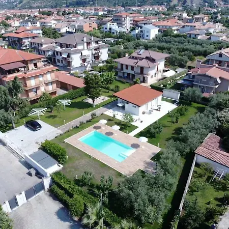 Nocleg ze śniadaniem Strapalu' 3*